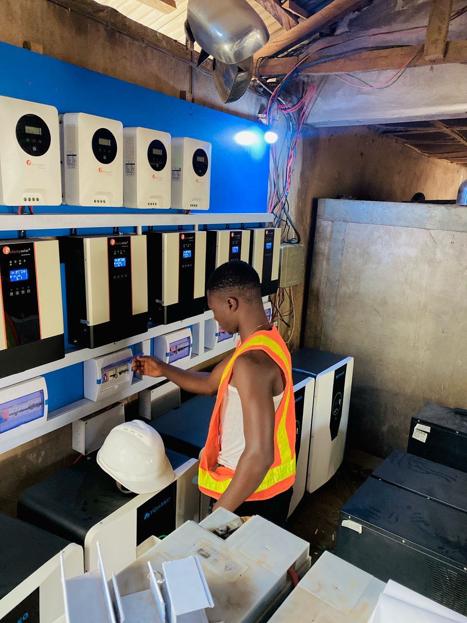 Generator to solar hybrid switch installation